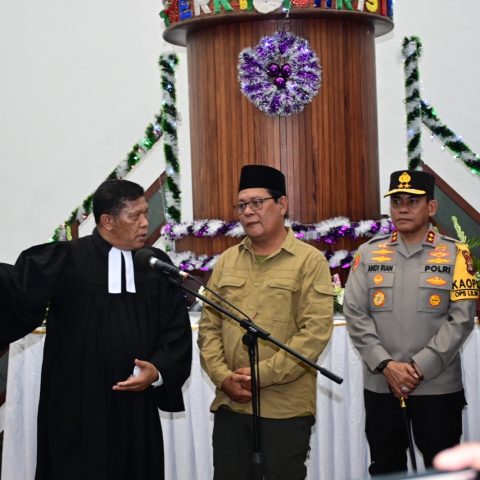 Gubernur Kalimantan Selatan bersama Kapolda Kalimantan Selatan tinjau pengamanan gereja